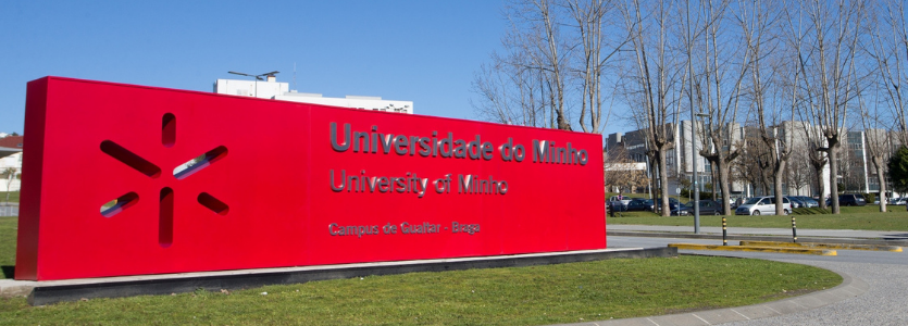 Photo of the University of Minho sign on campus